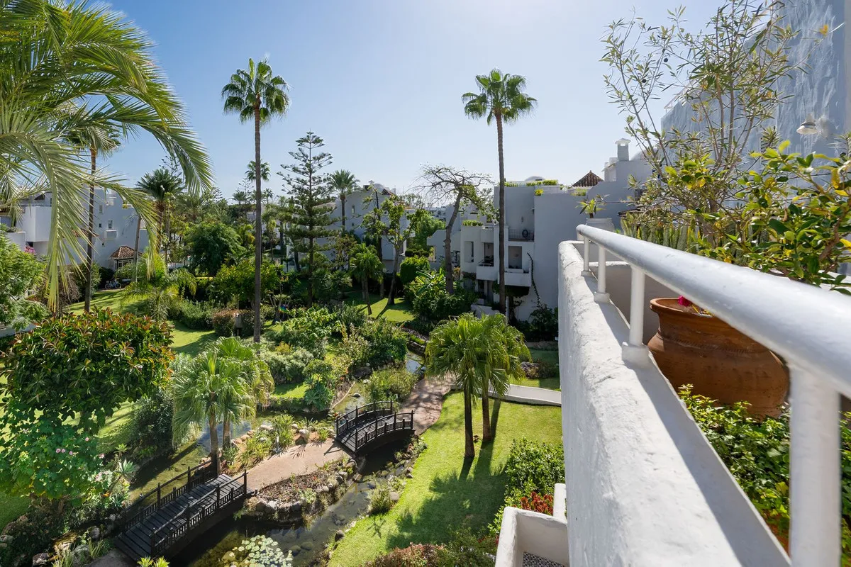 e8ea9162-5bd1-4df3-9741-cfbc8569bfbb