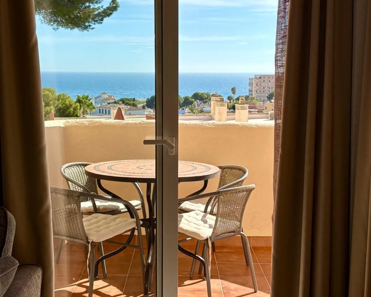 8e2c97ca-55c4-4c9a-b667-3546b08eae18