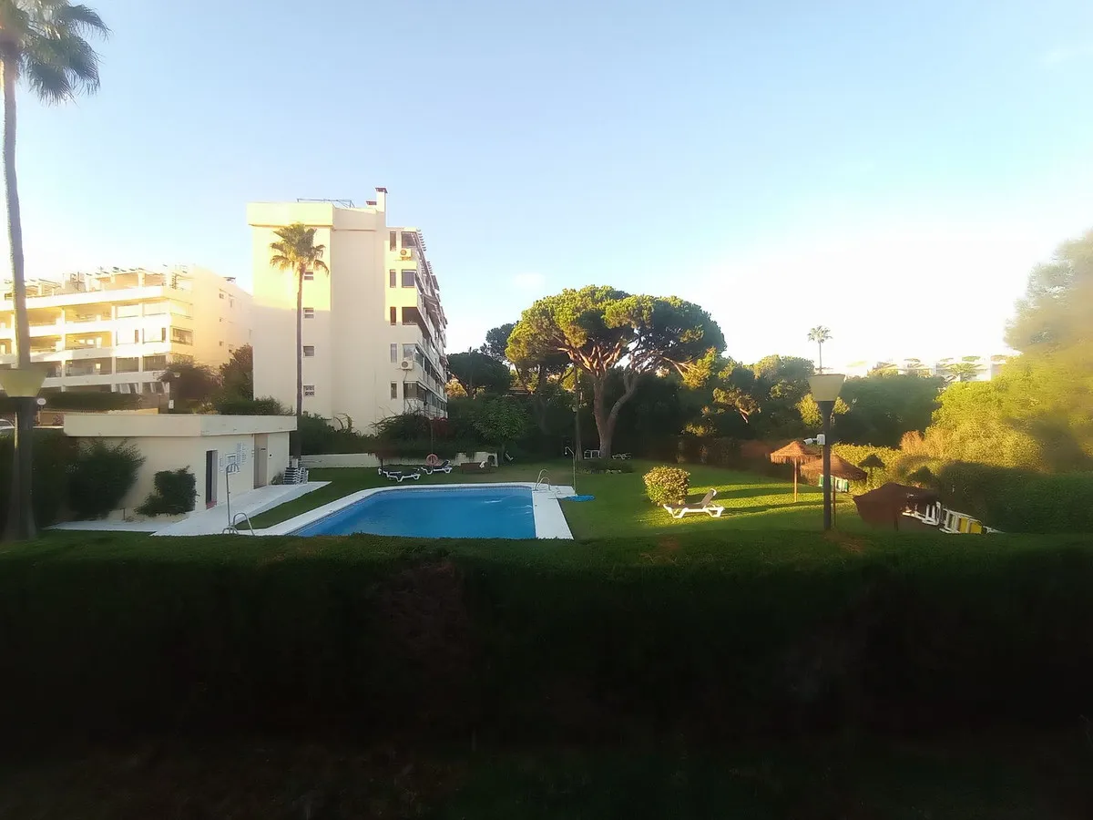 00c4965c-247e-4f12-a4a9-b4bf87ee43b5