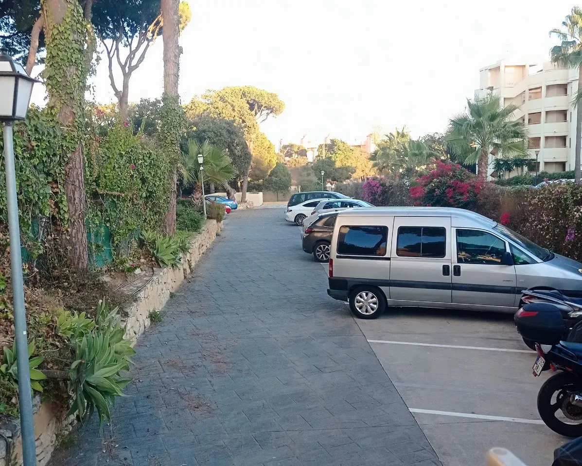 e1497153-bc01-4b06-80e3-6c5da9eda07e