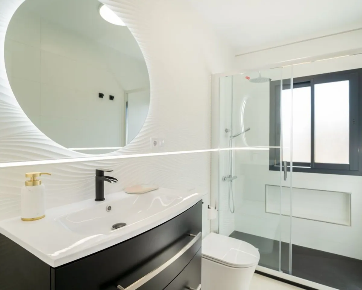 2cf99eb2-cab2-4bfc-8d2b-4f73d6be4701