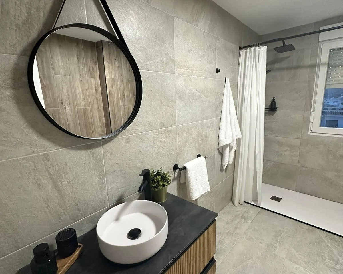 c5d06618-7900-49b9-a3c8-4d80a925779f