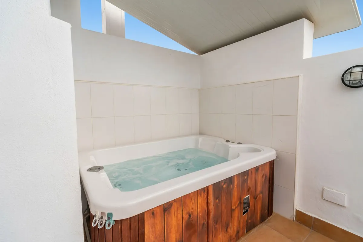 443ddb00-4624-4dac-8d72-a92ab596f158