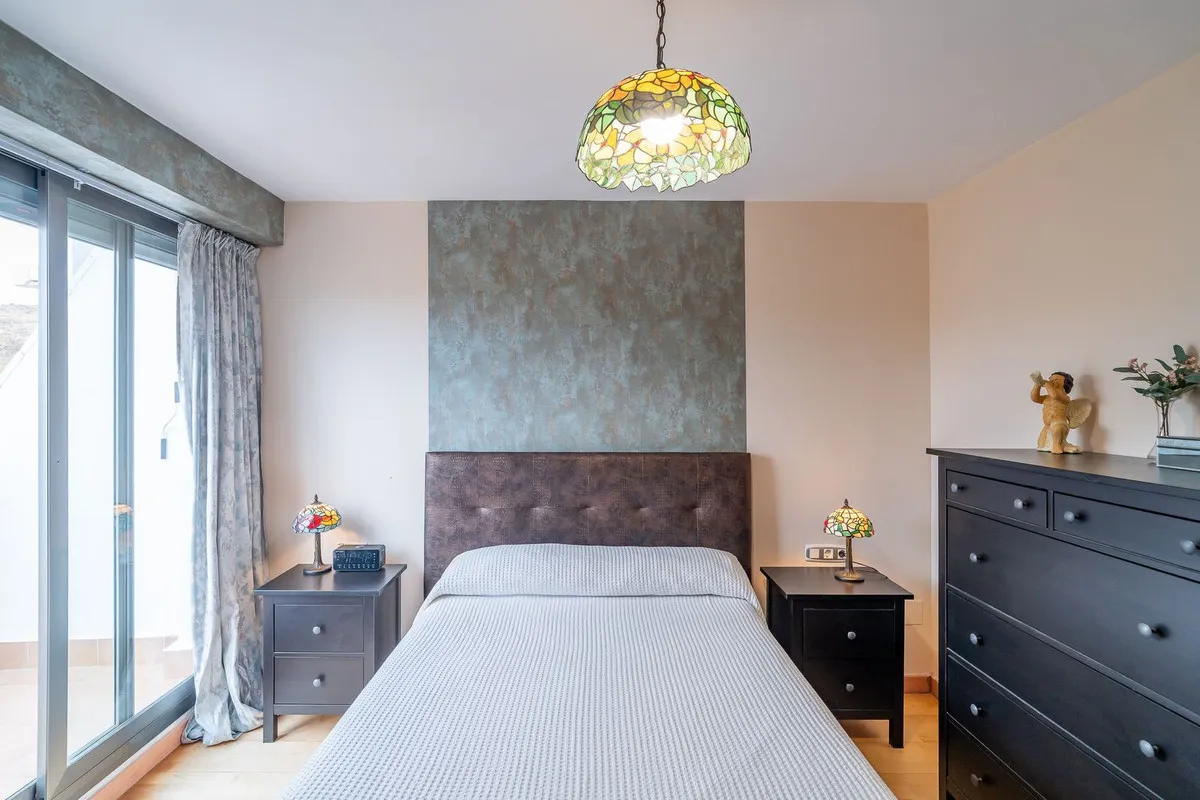 cd372948-b28e-45fe-a1a6-6a3460ab4309