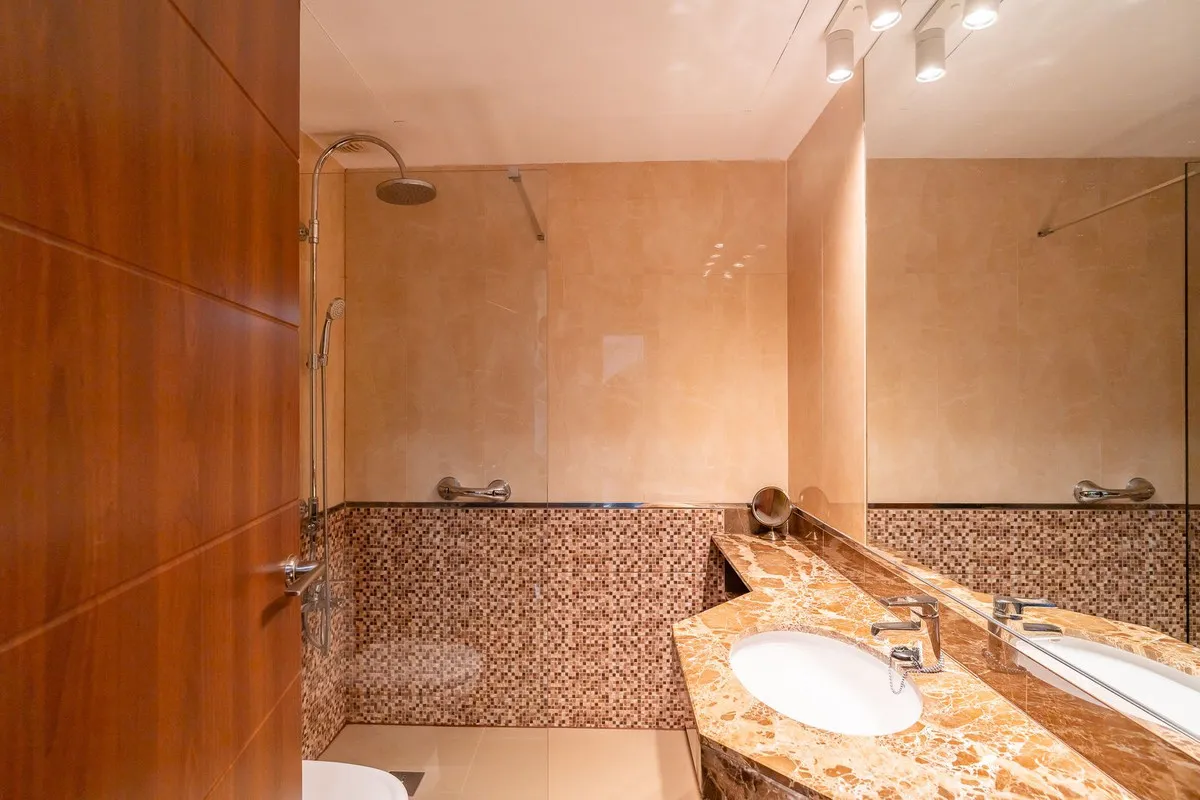 ffce48c2-0cb9-4f0e-9e93-94c1f8722539