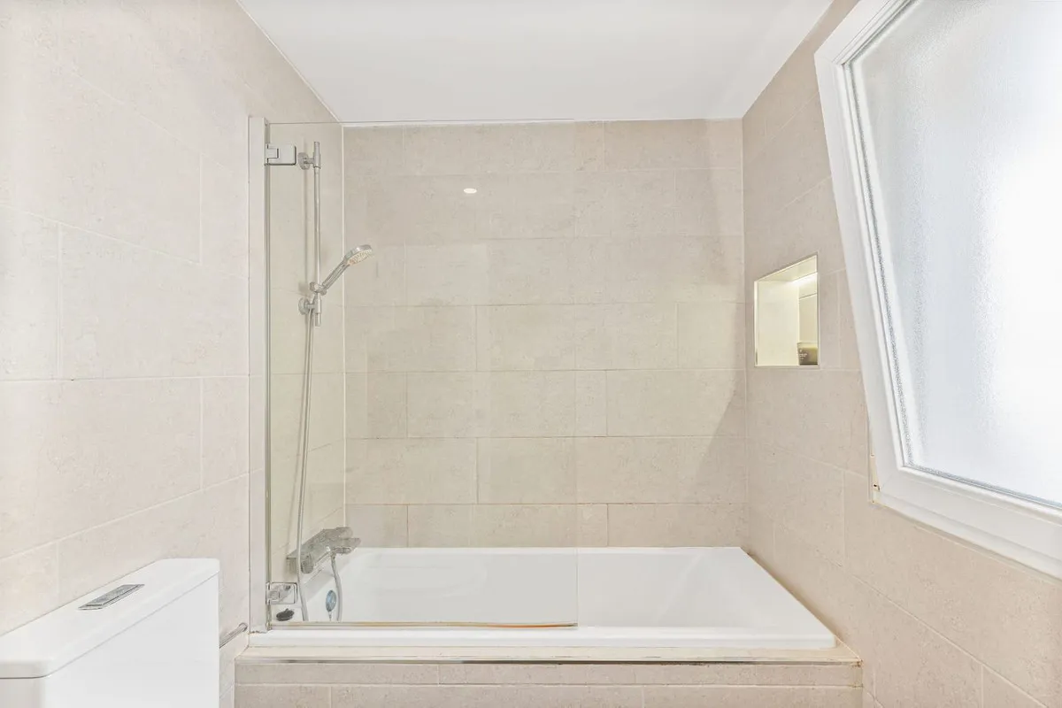 0d8e8472-6819-4ec6-b10a-05d538adb80c