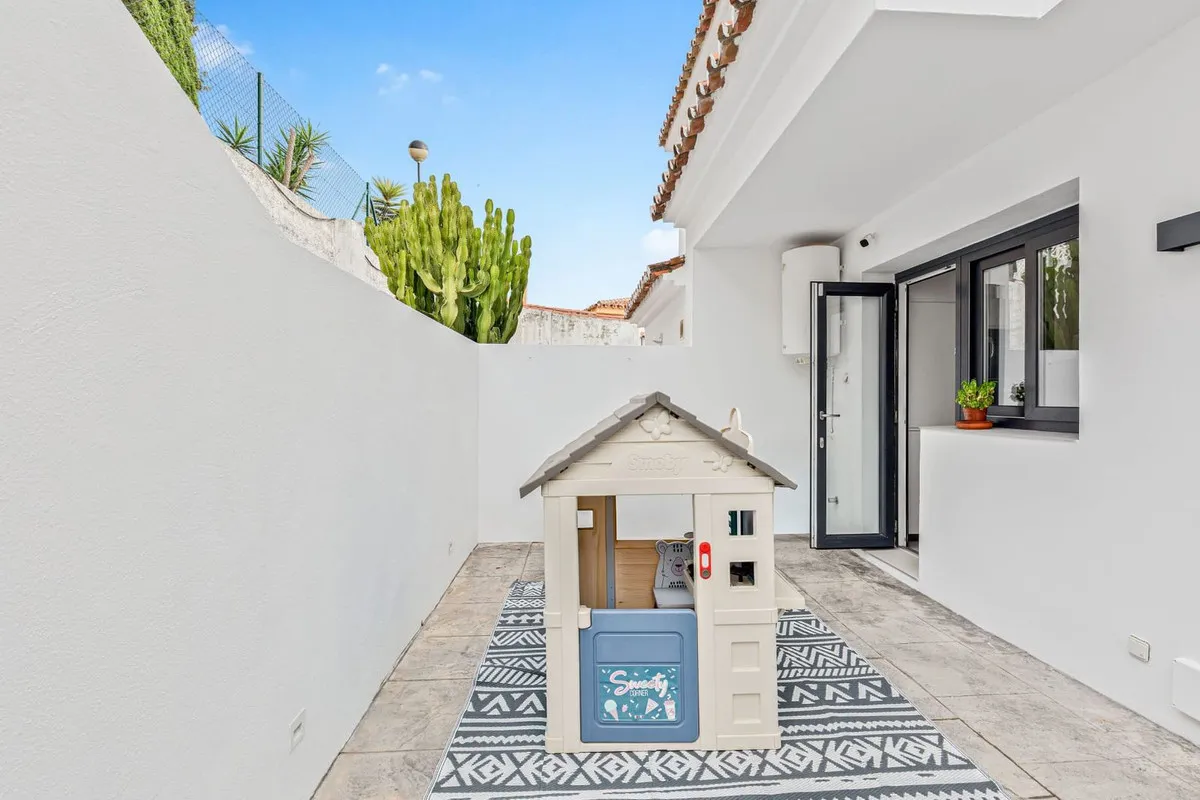 9e3b6551-7eb5-4d95-af58-74883d1867fd