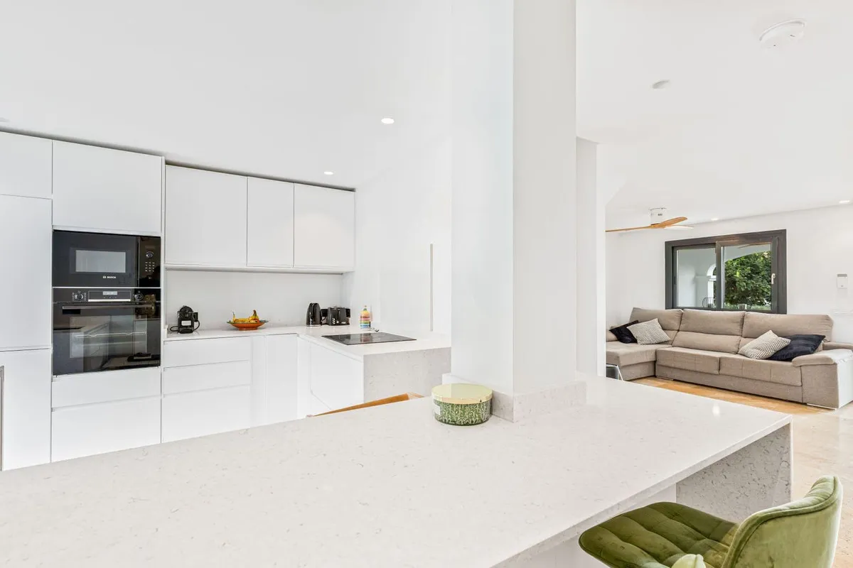 e466a396-d32d-4c3e-9d4b-0edfde2d2ff8