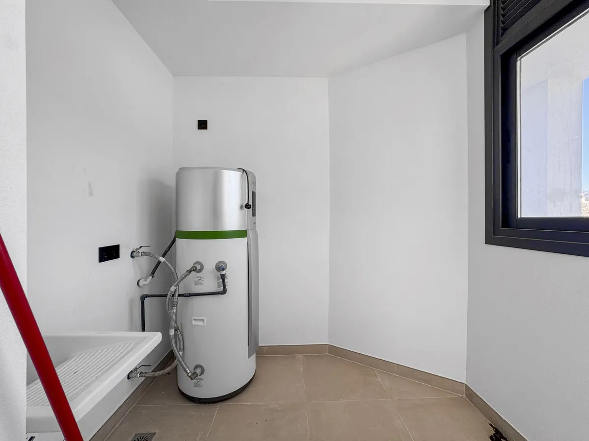 40f0bbc2-2e17-4bce-9f8a-867f0fe16425