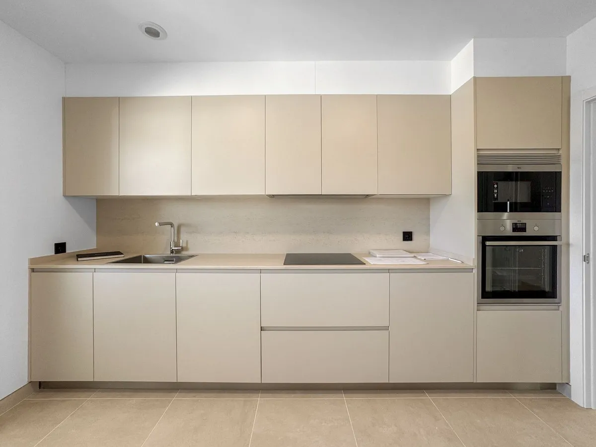 f04a8394-f789-40b4-9c92-029c26ccbb43