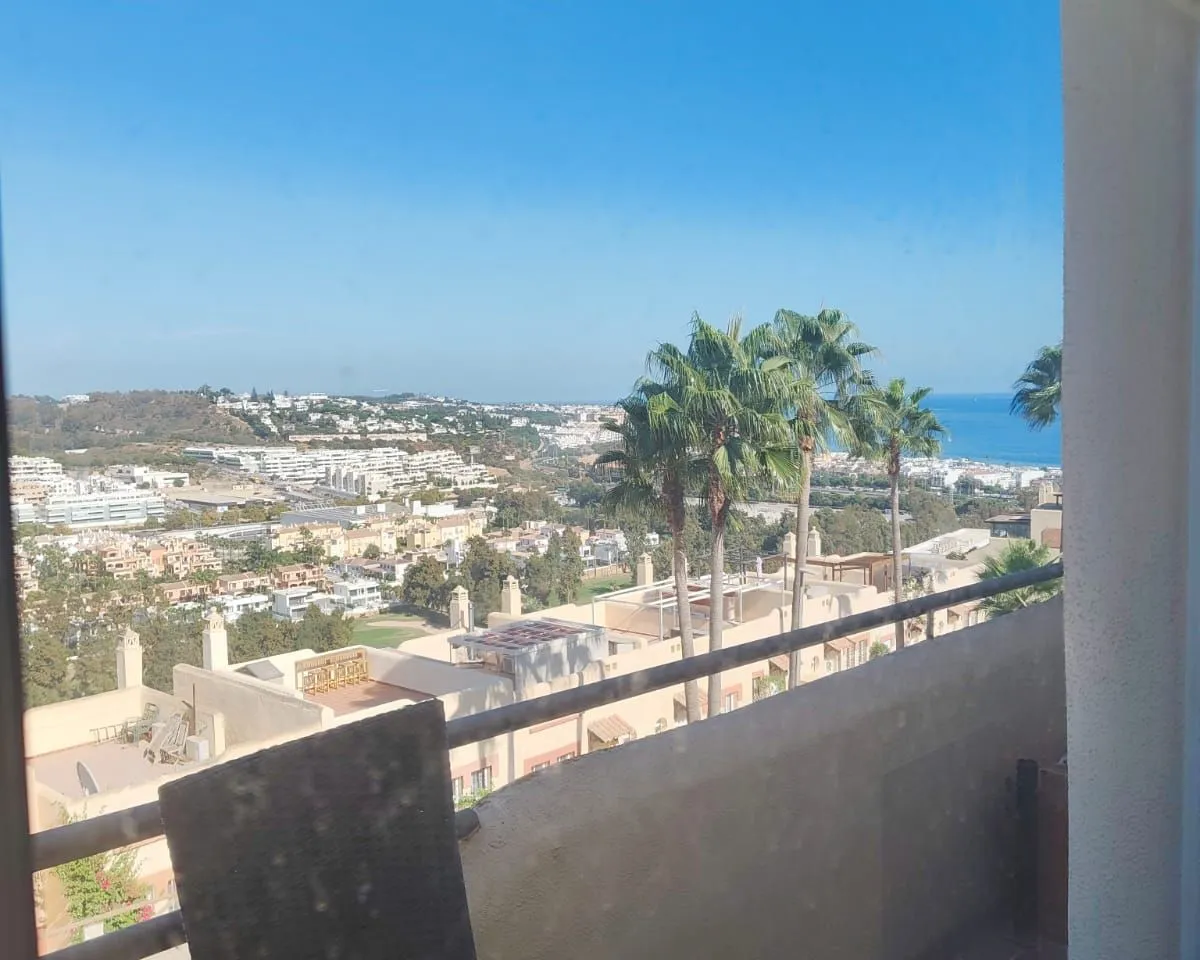 18ff4a56-adef-43ec-880f-b482ba257851