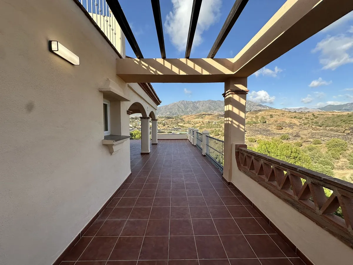 06a9b1aa-c1e0-4d51-89e7-7d6bdaab4958