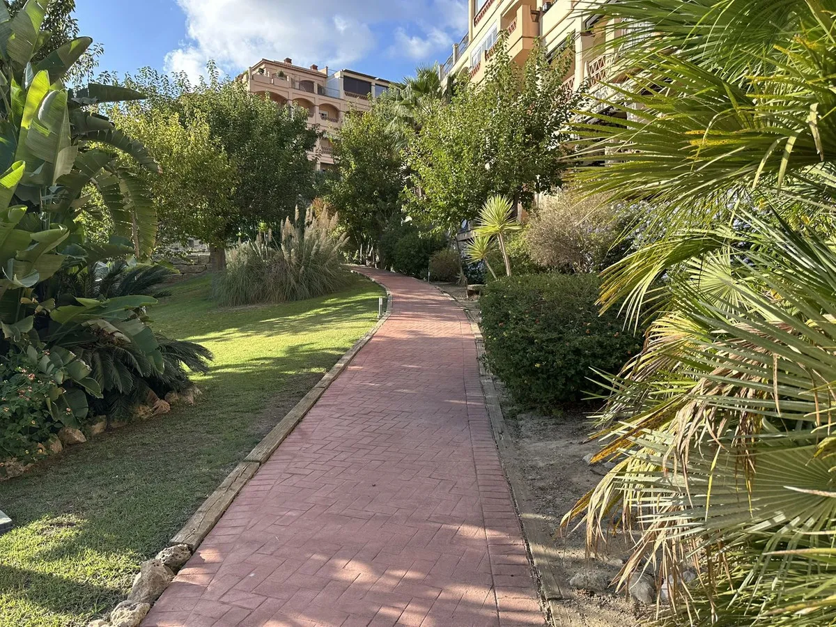 24ac38cb-a23c-4703-9c85-f4b5acb1e411