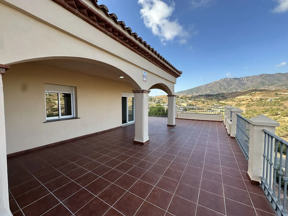 6f526e6e-7a36-415a-be09-577c77f7cb7f