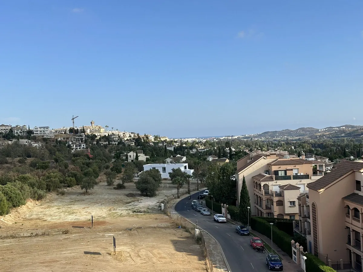 ca164bda-3ba5-4ea3-80f8-e680ea9e3ce3