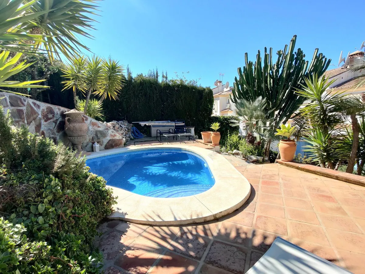 96887e4e-edd0-4033-8863-b8f085a63303