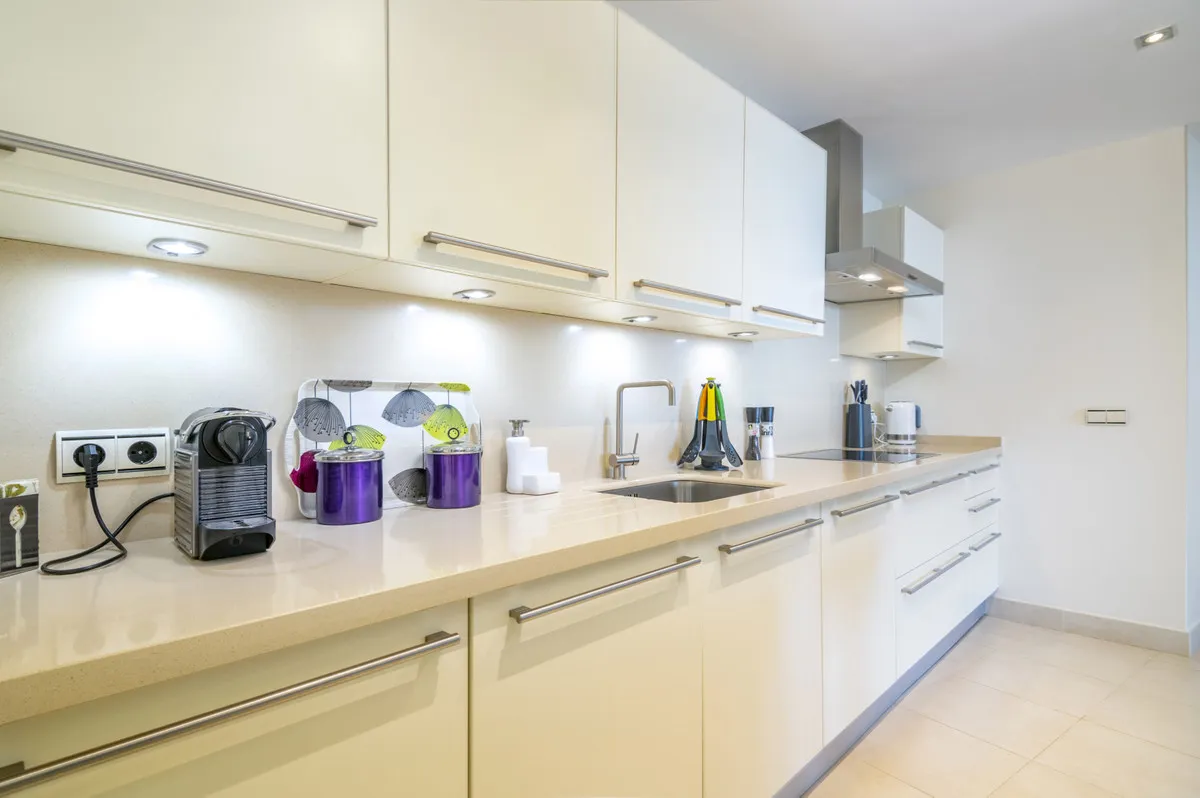 086e3db1-1581-4968-9942-cbdb1c360e1a