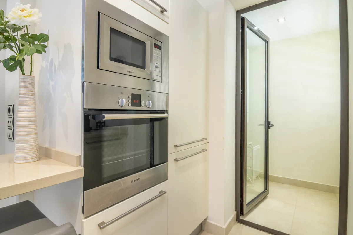 279e180c-38c3-40ec-8672-1acc9e20f122