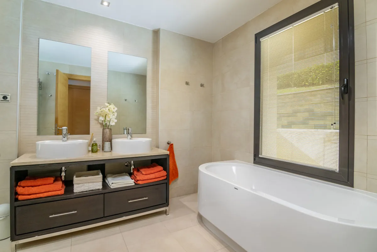 97870ec3-1fd2-4624-8da8-ef7886c8b386