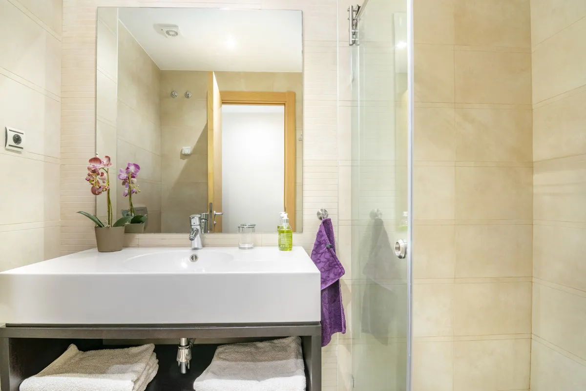 e18fe331-0445-4509-be00-2b3f9e111644