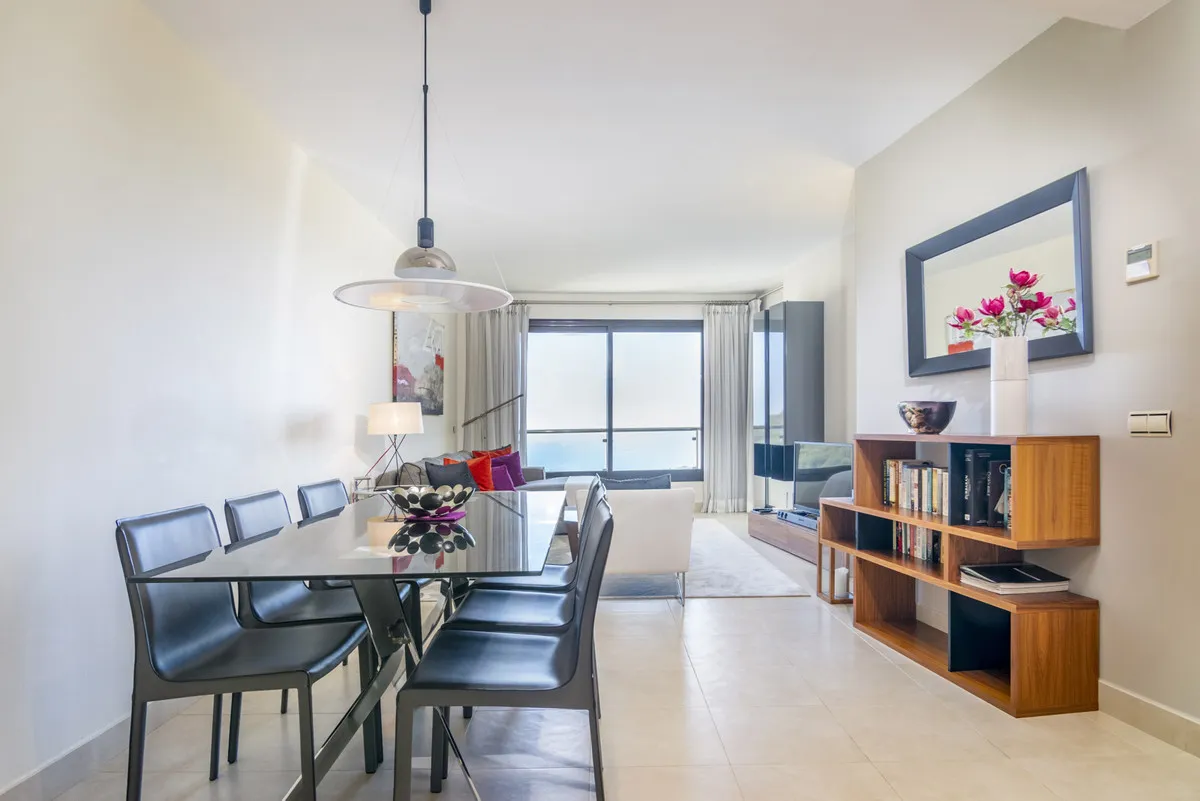 f450bb28-6dd5-4a1d-8abc-8ca092265939