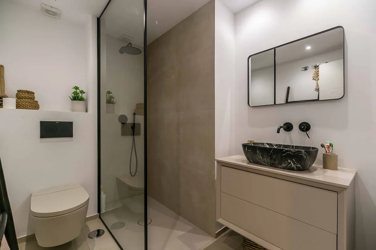 156e828d-fac8-4a89-8c59-6e75e2b88f76