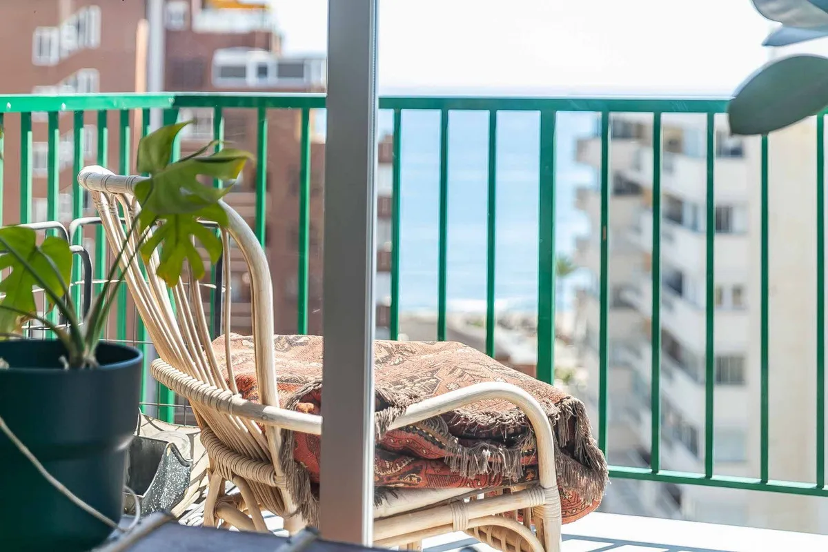 9bff9211-4b1d-42c4-bdae-9bd29f4b4484