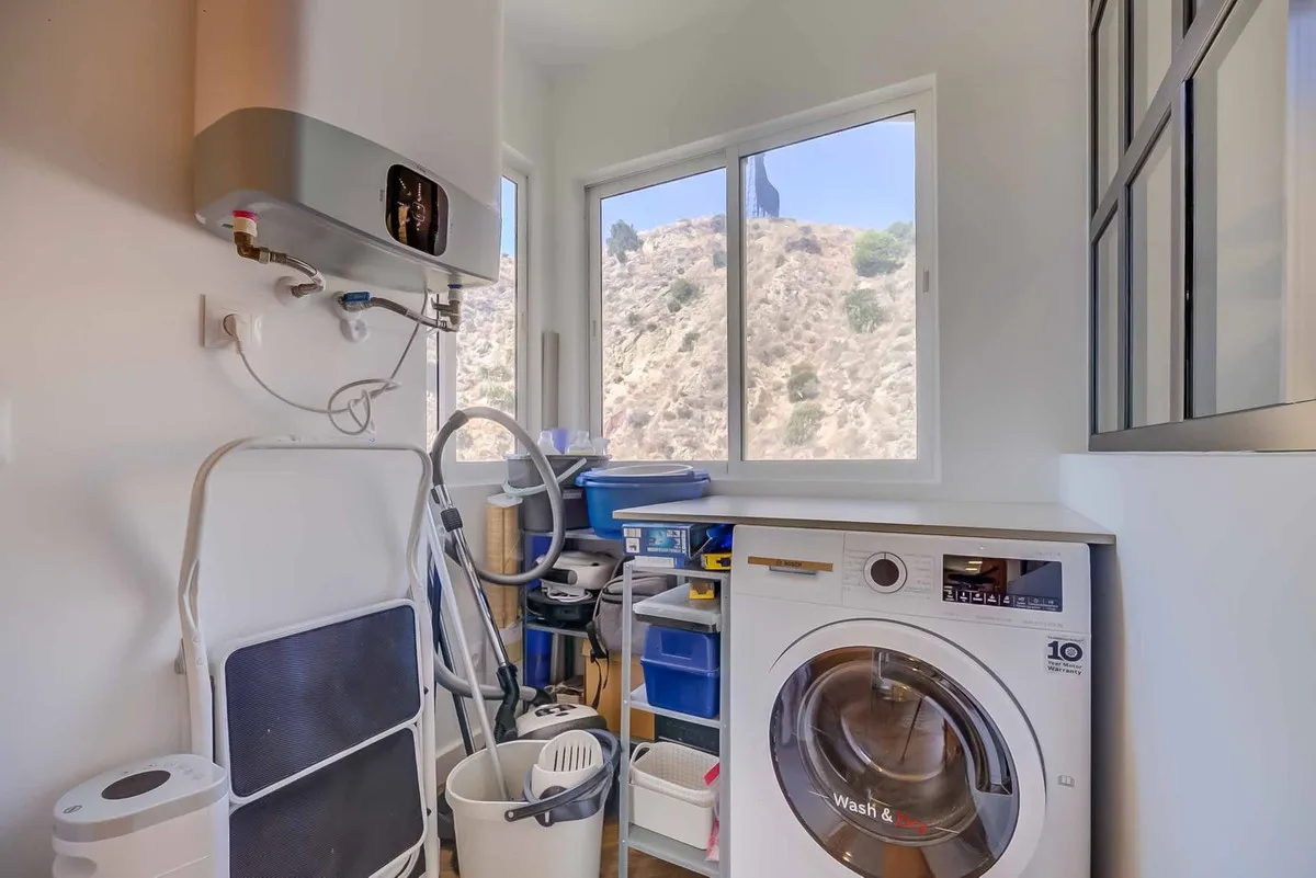 f4d73884-9f18-425c-b982-6e845ab602bb