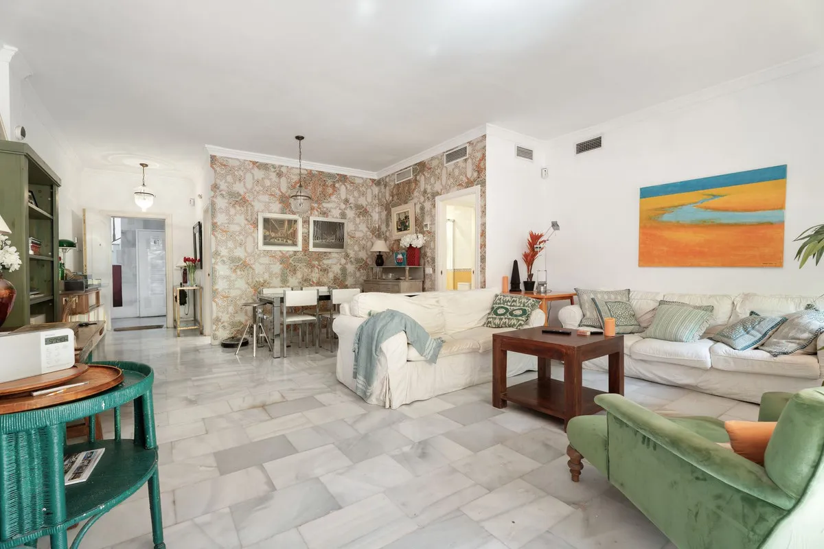 5355c6c9-c6f3-43f8-88f5-e54903d147b8