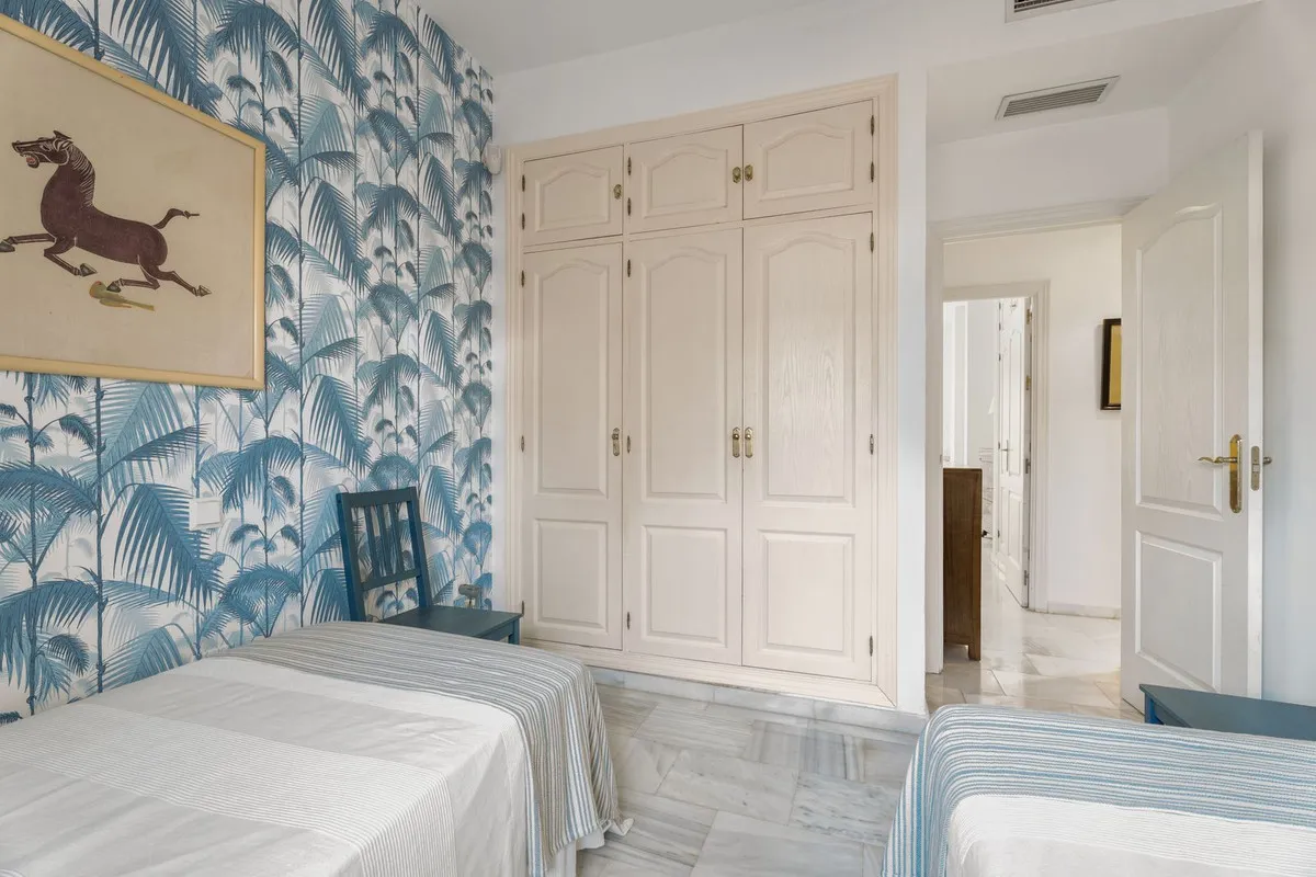 b2035aea-80cf-4ba7-aa5c-3d2ee5e5ae04