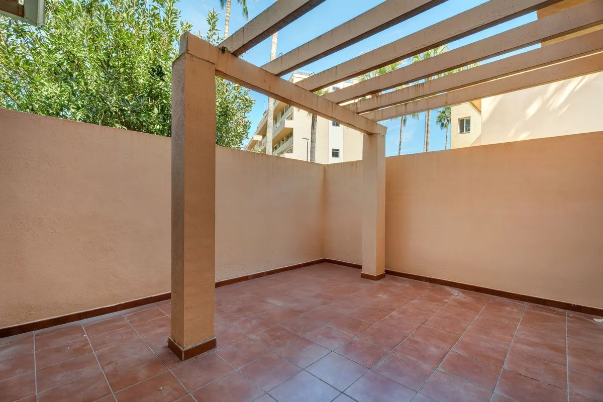 b5749935-d73a-4569-a9b7-26302c39f3ec