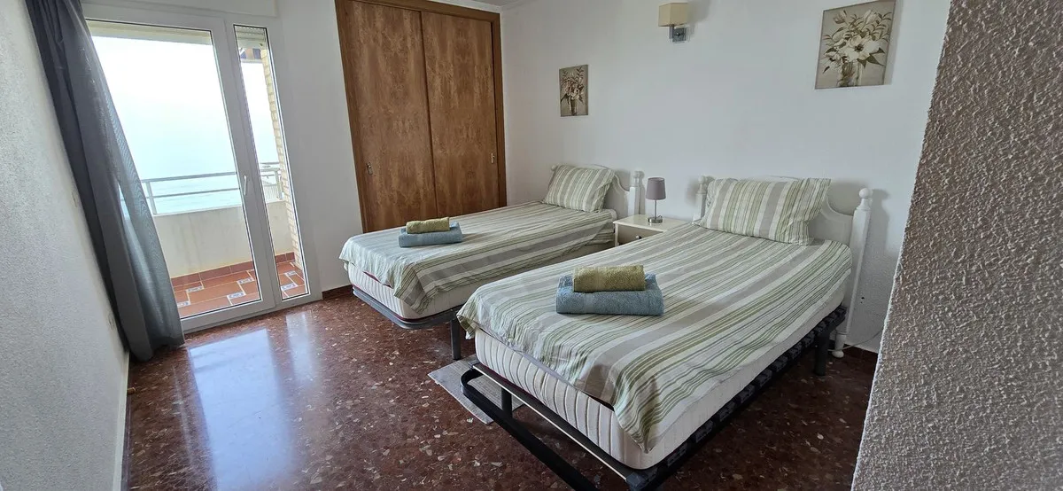 9b05847e-1c0c-4ac9-8653-8300f20b9f6b