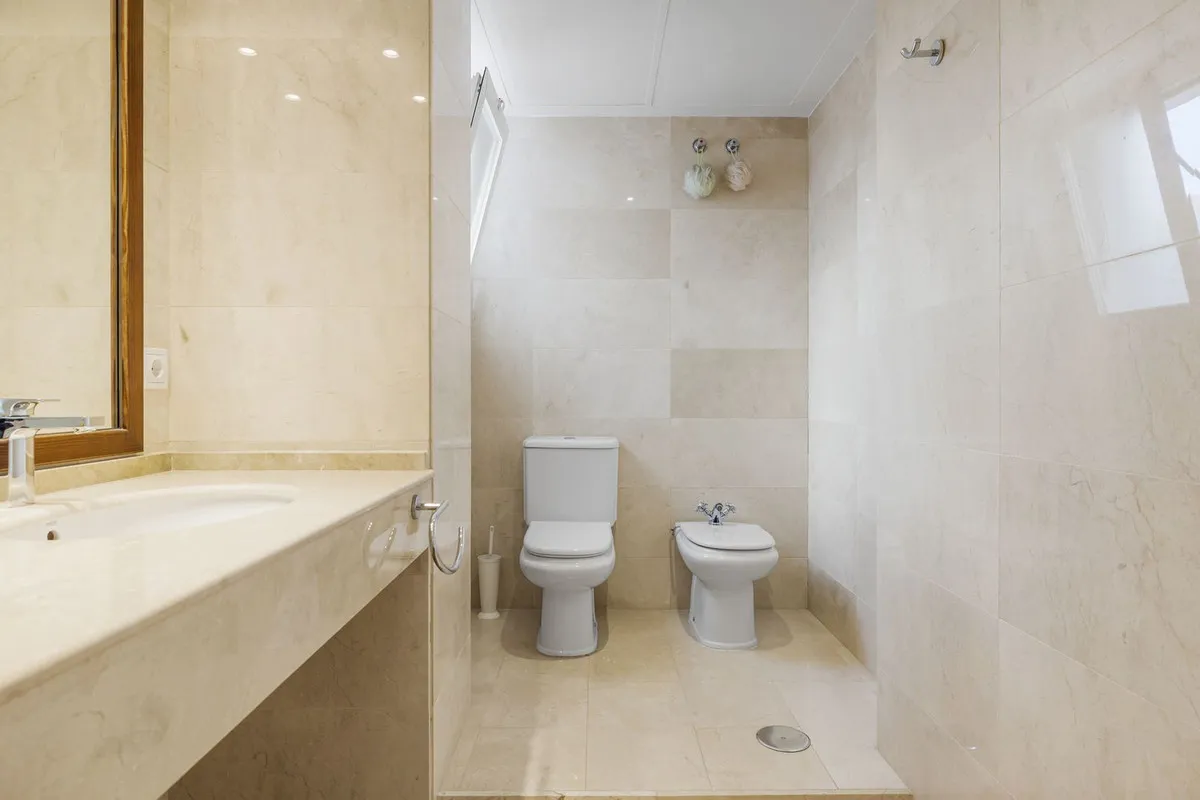 65a66984-b8a4-4816-8c76-4527d059211b