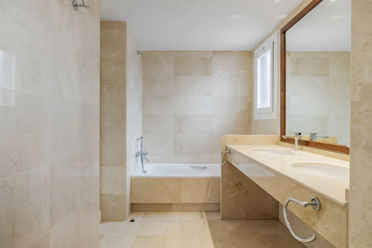 69a745c6-67ce-4d51-86fd-227e4d840145