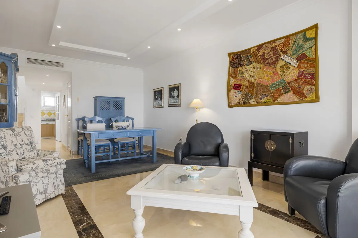 8035cdd2-74d4-4ef0-bab7-42ba76874a75