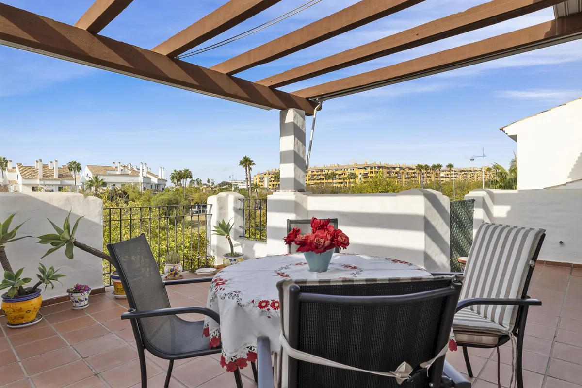 d904c816-4b85-48d4-80ee-3876c8e2c325