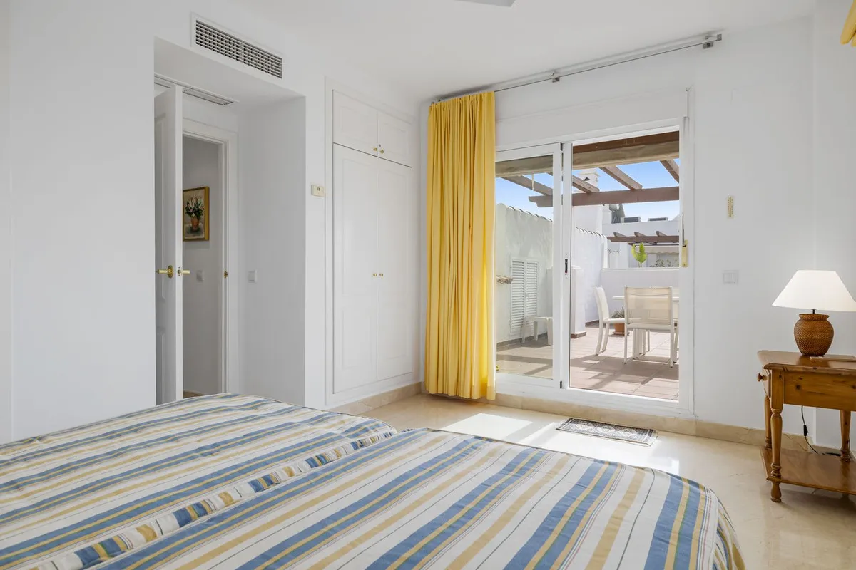 d9fb4f63-4e2b-41ba-b07f-06de562948d8