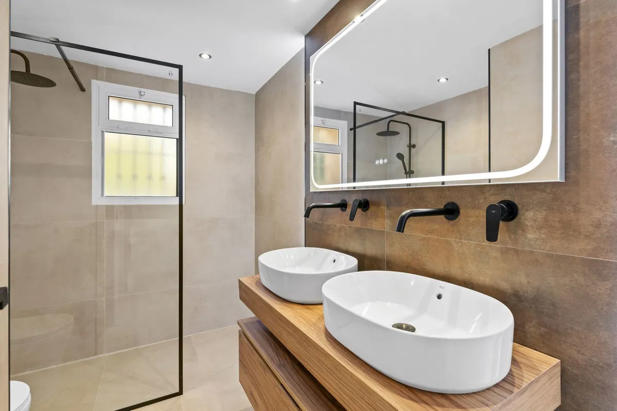 99dfd974-7a2c-48d8-833d-4520c0a42973