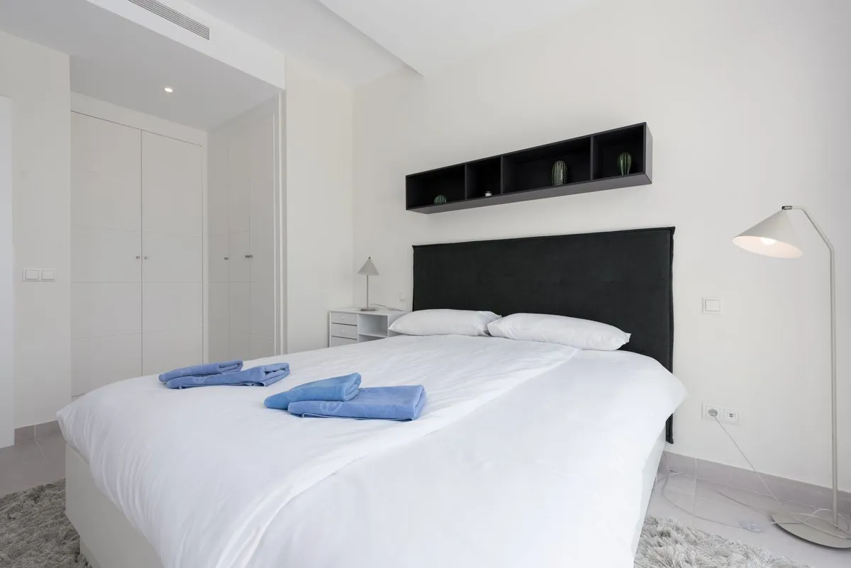 0de867ca-bc95-482b-80d5-42635aec6b05