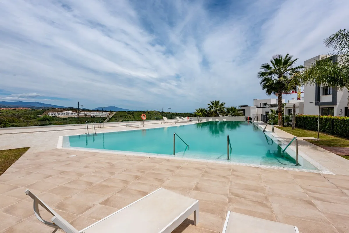 b749d87f-231c-468a-b861-8693ddd0170e