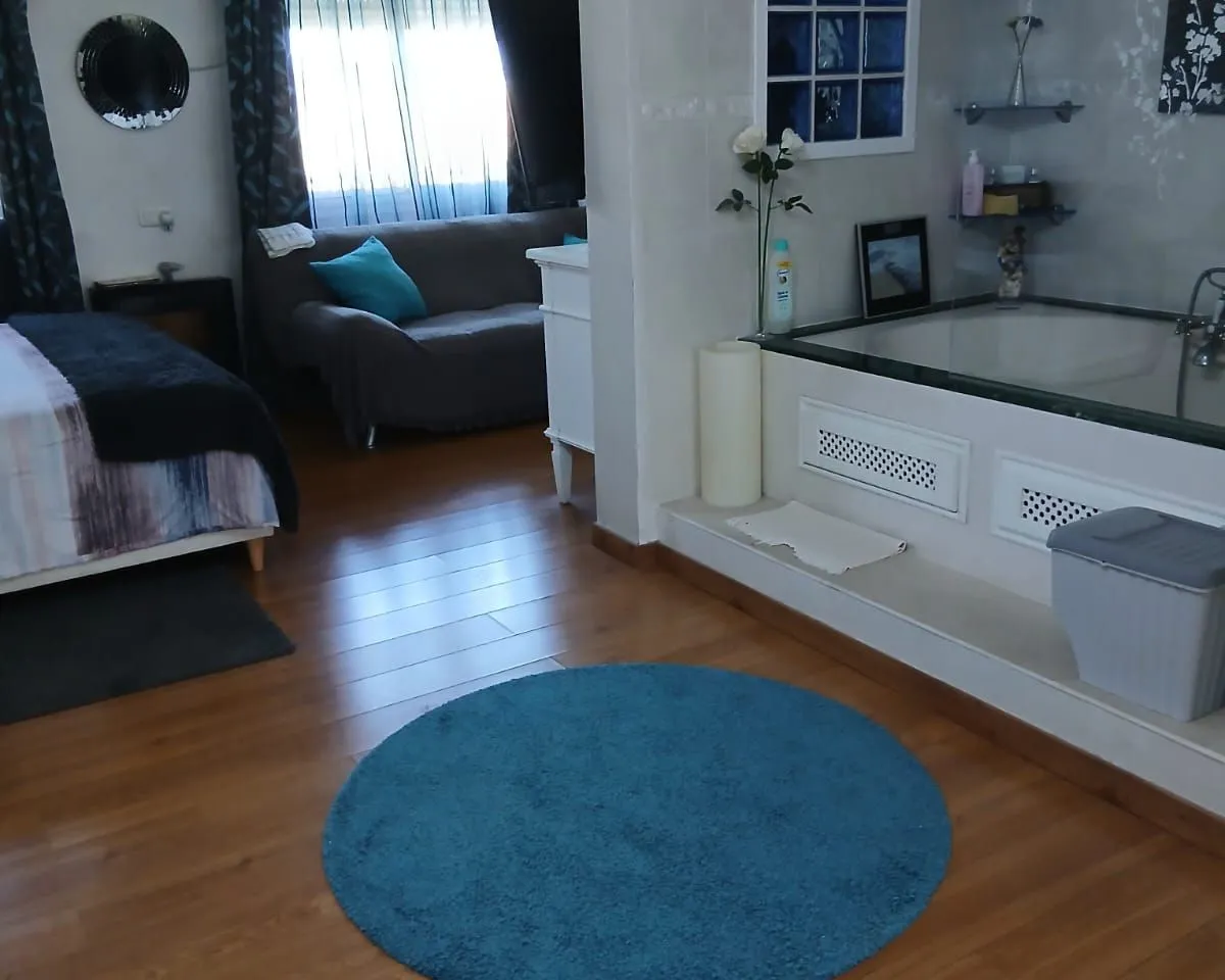 30133280-59b7-40aa-9c06-e562c6048a86