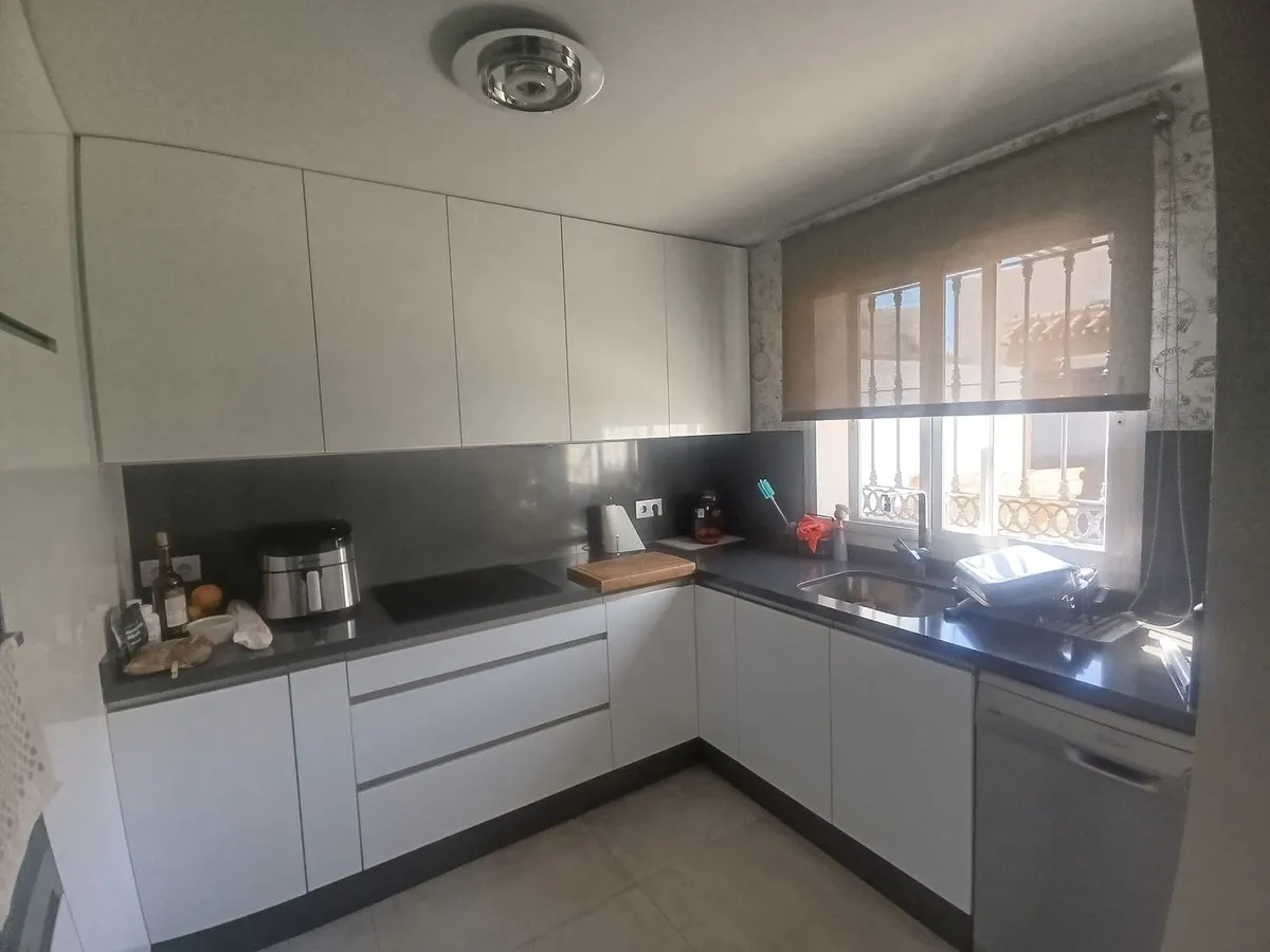 8f774fef-6ddc-4fbe-a2ff-6531e26ccb35