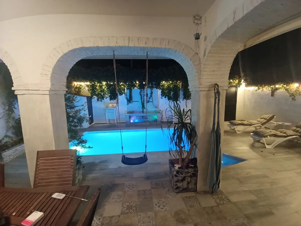 9920f550-07ae-4def-ba00-9010a2b4302c