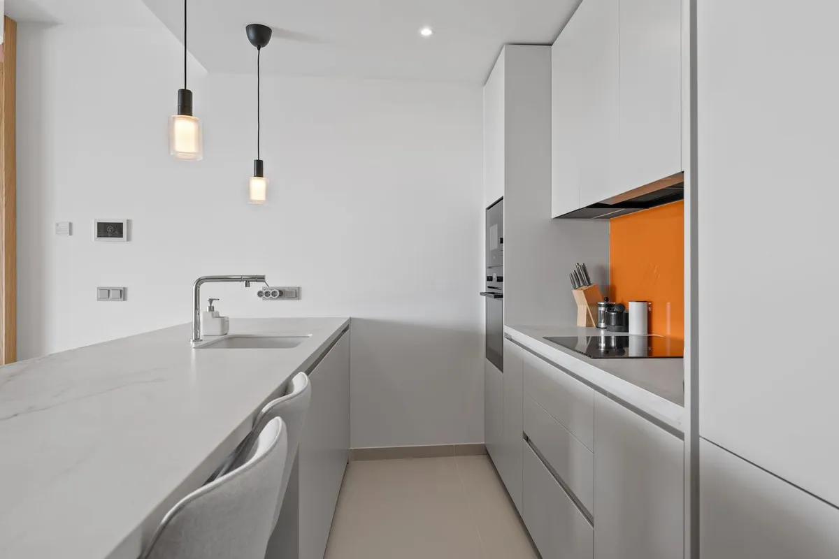 b5f3439e-2a87-42f0-abaa-92d941b2e8d4