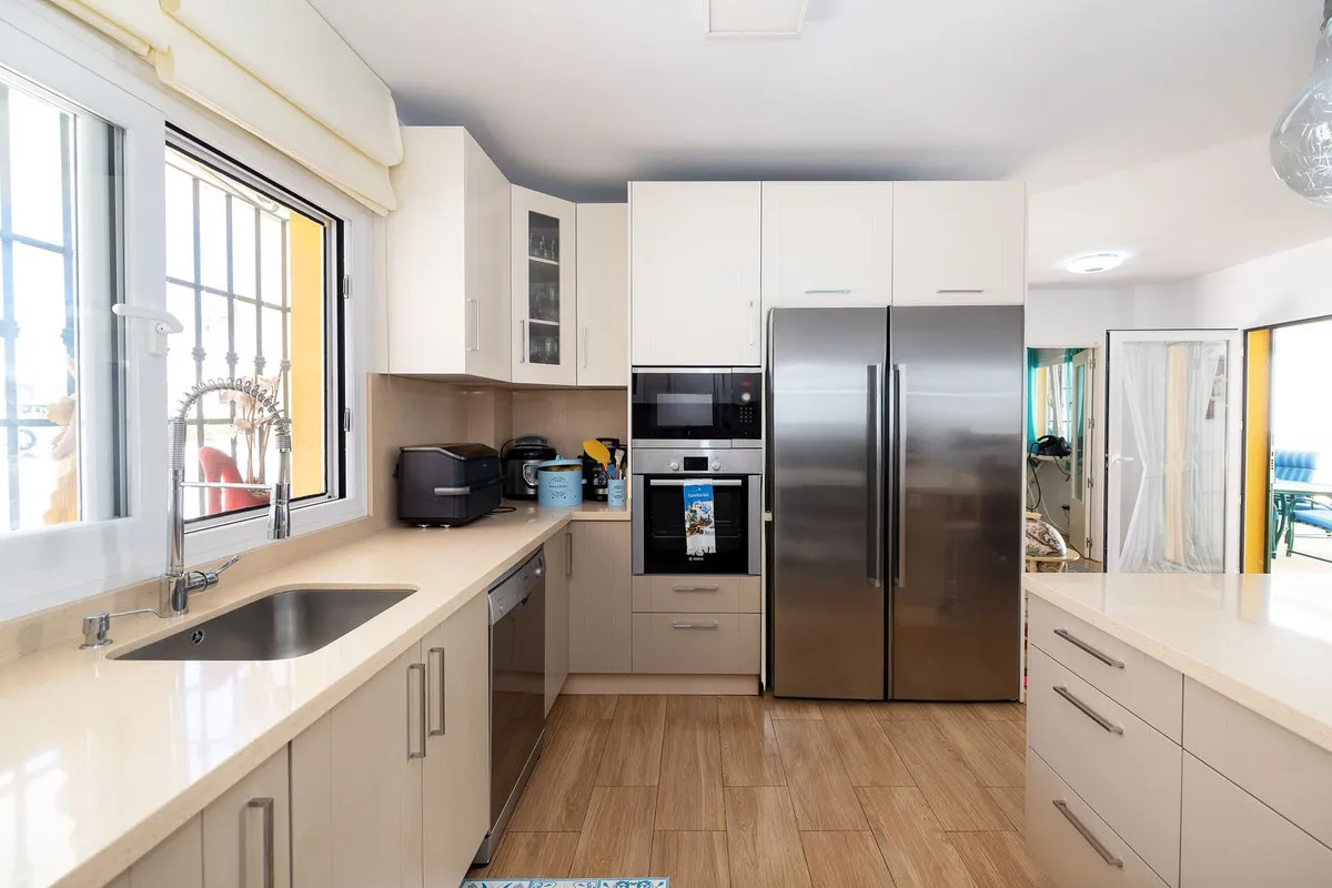 57387345-6047-43e2-a94c-b2601c6d40fe