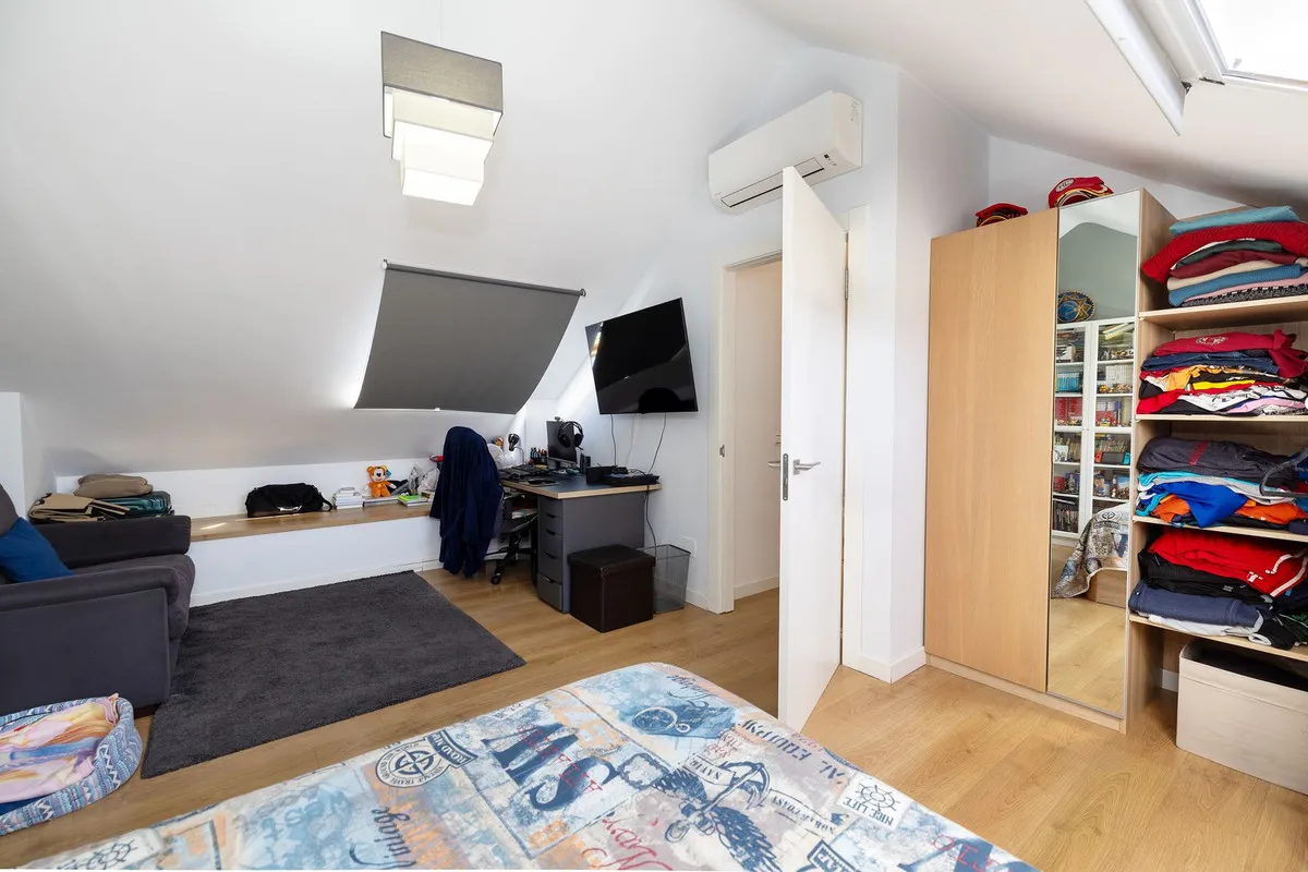 d34a34a2-b79f-401e-b30b-7fffd2b85018