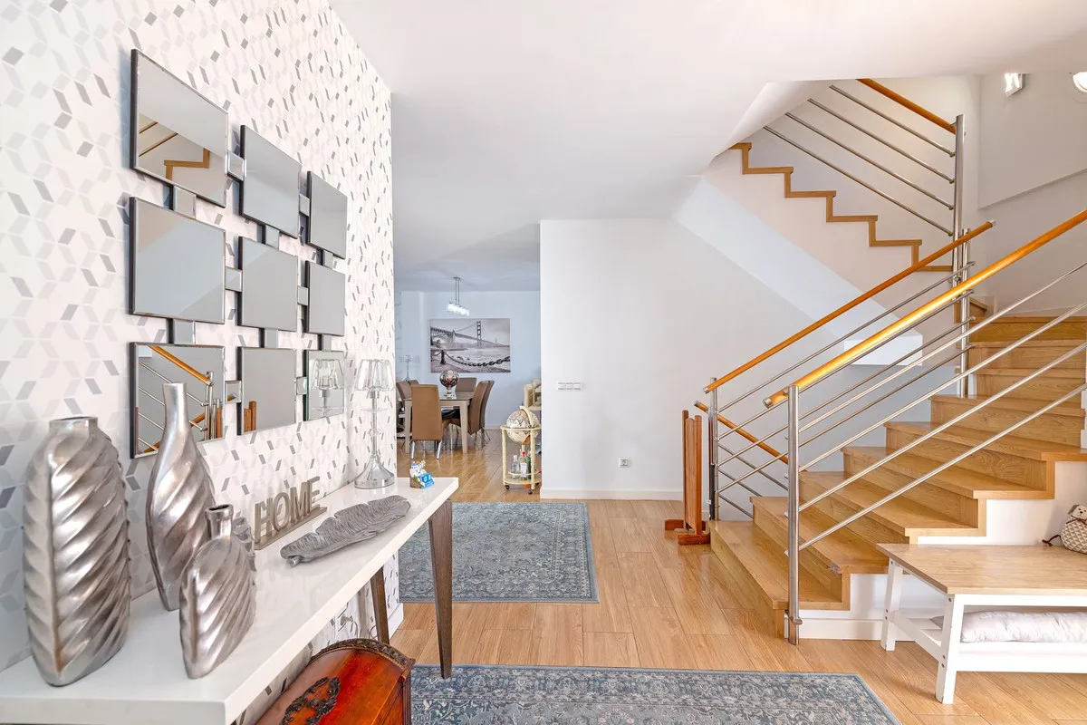 f64743a4-abcd-4ee9-bf0a-0e8f1c9626de