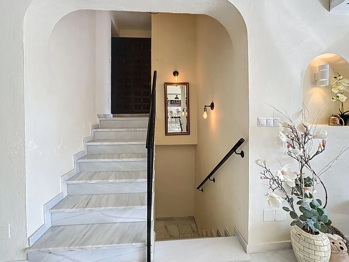 8520cff7-cef2-409f-8156-9a01e8fe7500