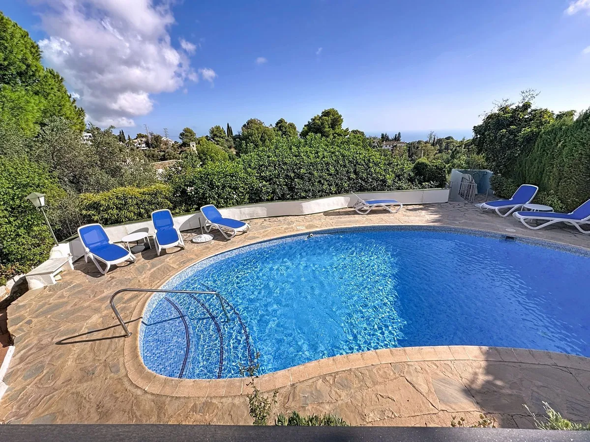 a6e4ebe9-d633-4bd4-8928-97354ffeb02c