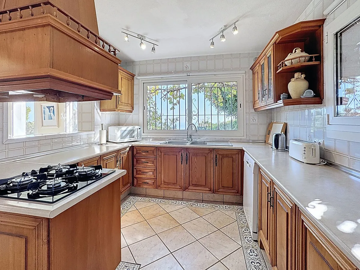 b8c0efe0-1559-4bae-836f-09ba568554d7